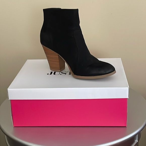 JustFab - Picture 1 of 6